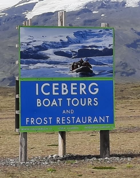 Dæmi um skilti hjá íslenskum ferðaþjónustuaðilum.                                                   &hellip;